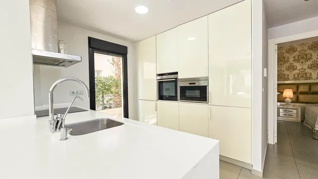 Villa con piscina privada, Alicante, Rojales, Ciudad Quesada. 3 habitaciones, 88 m2, 8,6 kilómetros del mar — 10