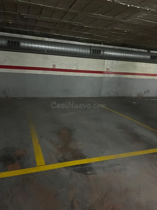 Plaza de parking para coche grande en venta - foto 5