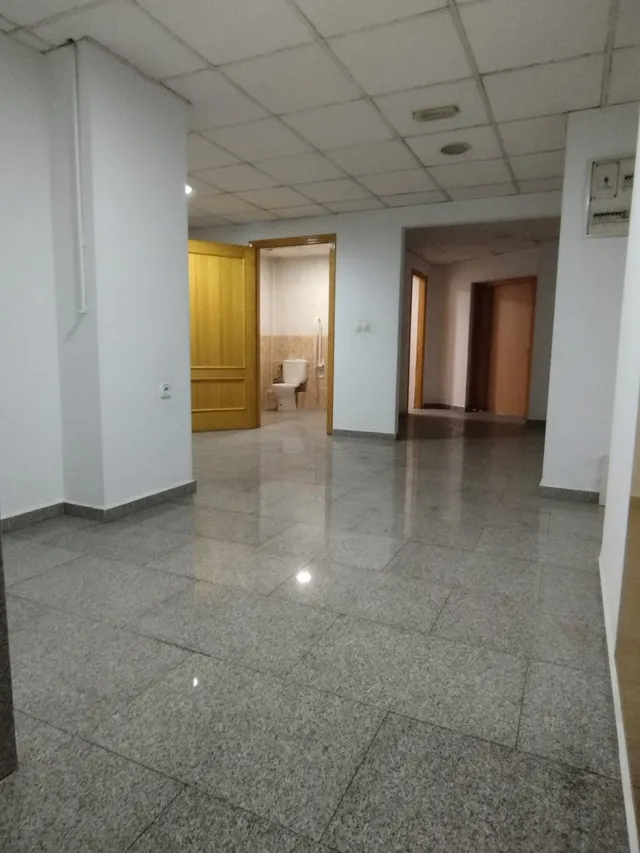 ENTRESUELO PARA OFICINAS JUNTO CENTRO COMERCIAL VEGA PLAZA — 20