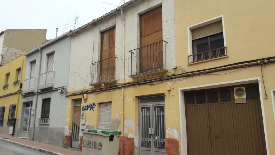 CASA PARA DERRIBAR