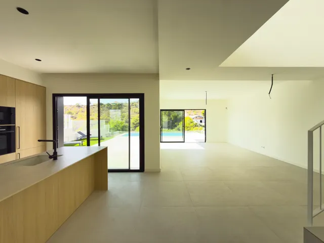 Villa contemporánea con piscina privada y vistas al mar en Finestrat — 31
