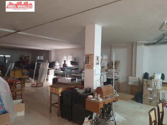 LOCAL DISPONIBLE PARA CUALQUER TIPO DE NEGOCIO, MUY INTERESANTE Y EN ZONA CENTRO. — 20