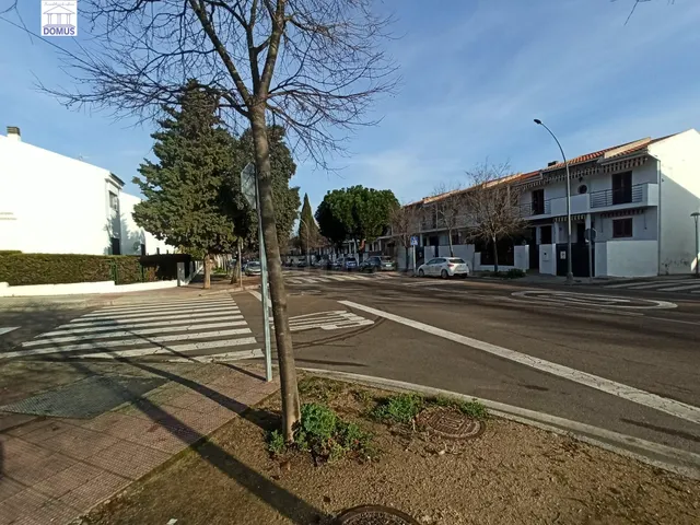 Adosado en Mérida Zona Cruzcampo sin posesión.