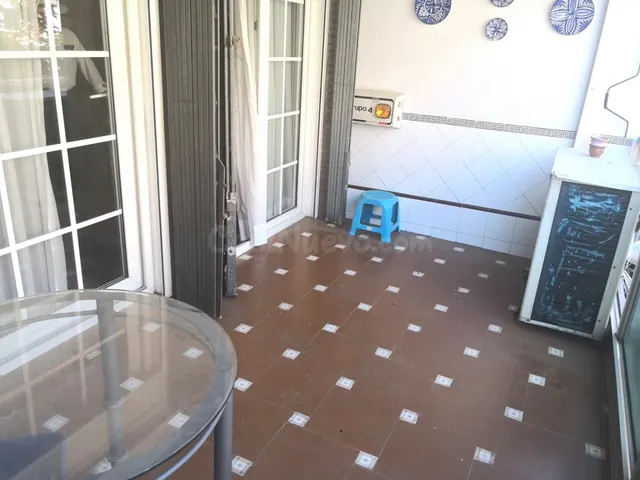 GRAN VIVIENDA CON SALÓN DOBLE COMPLETA DE MUEBLES JUNTO AL R - foto 3