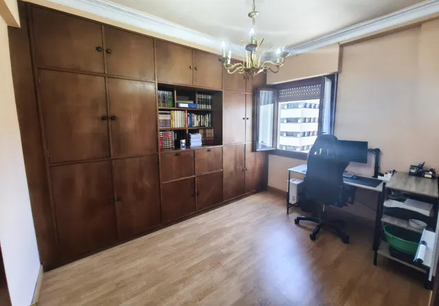 FANTASTICA OPORTUNIDAD 8º PISO 92m2 en AVENIDA GASTEIZ esq. Beato - LUZ Y VISTAS- 3 hab. para entrar a vivir o Actualizar — 21