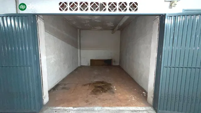 Piso con plaza de garaje cerrada junto a La Inmaculada, frente al río Genil. — 28