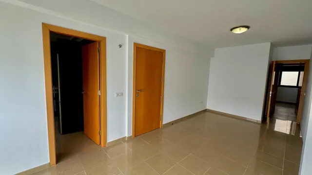 Piso exterior de 3 dormitorios y 2 baños con garaje y trastero en Avenida Buenos Aires. — 5