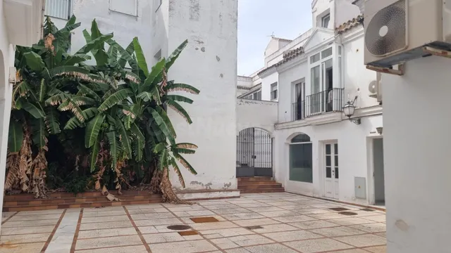 Local con proyecto de transformación en dos viviendas indepe - foto 4