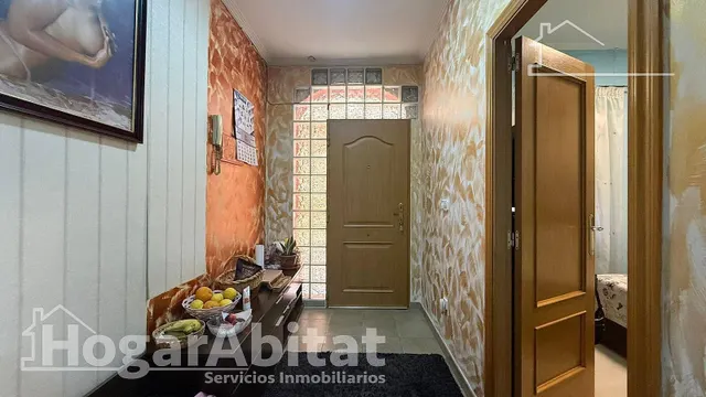 Amplia y luminosa casa con terraza y garaje — 35
