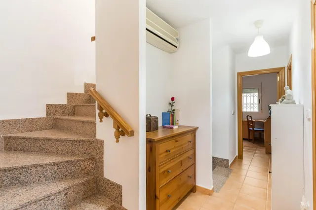Dúplex amplio de 5 dormitorios con patio, terraza y buhardilla en San José de la Montaña — 33