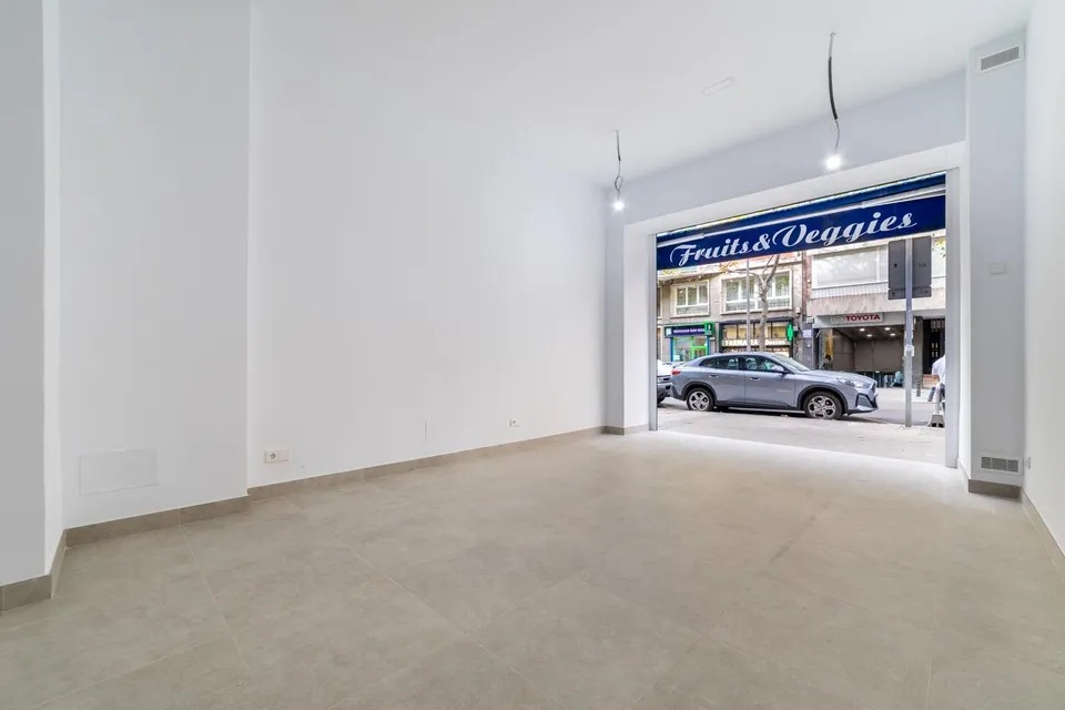 LOCAL COMERCIAL REFORMADO EN CALLE EDGAR NEVILLE