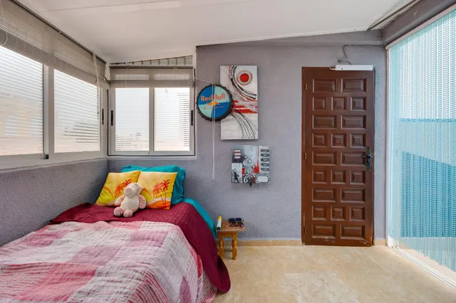 Impresionante bungalow de planta alta con solarium privado – El Chaparral, Torrevieja — 19