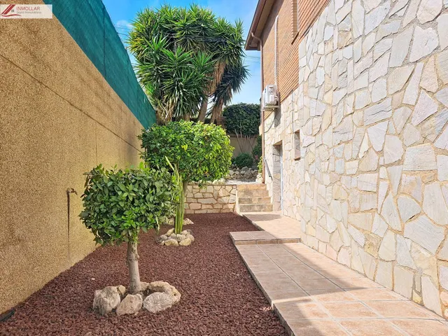 En venta Chalet independiente con piscina — 27