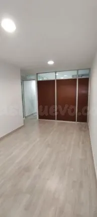 SE VENDE LUJOSO LOCAL EN EL CORAZON DE OURENSE - foto 4