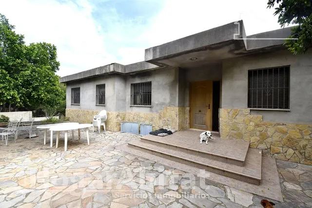 CHALET SEMINUEVO CON GARAJE, PISCINA Y AMPLIA PARCELA — 11
