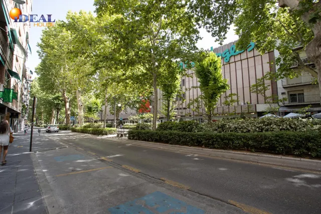 Plaza de garaje en pleno centro de Granada — 9