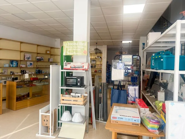 Local comercial con sótano, patio y nave con pozo de agua — 14