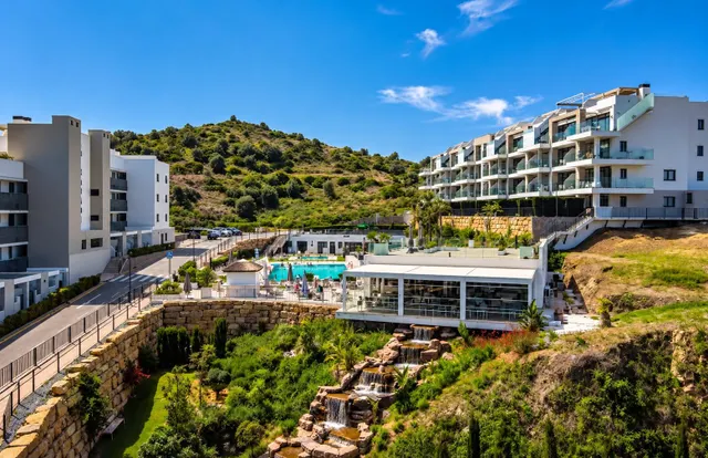 APARTAMENTO CON VISTAS PANORÁMICAS AL MAR EN MIJAS COSTA – IDEAL PARA VIVIR O INVERTIR — 22
