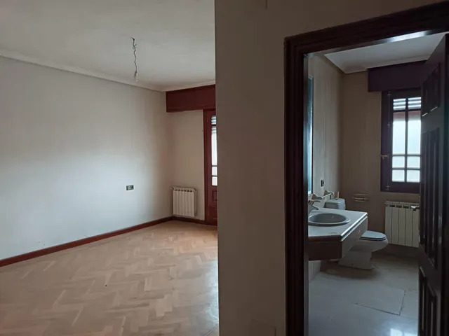 Casa en Plaza Mayor de Iscar, Valladolid — 24