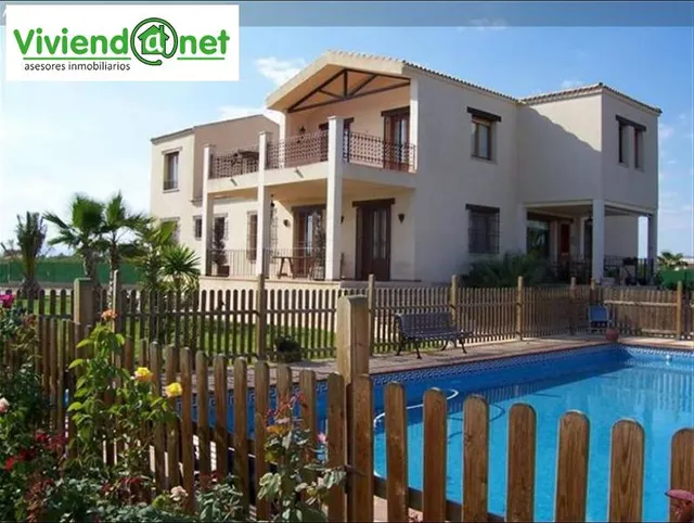 ESTUPENDO CHALET ZONA PERLETA — 13