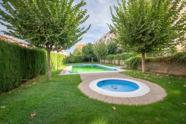 PISO DE 3 DORMITORIOS 2 BAÑOS CON PISCINA, GARAJE Y TERRAZA 