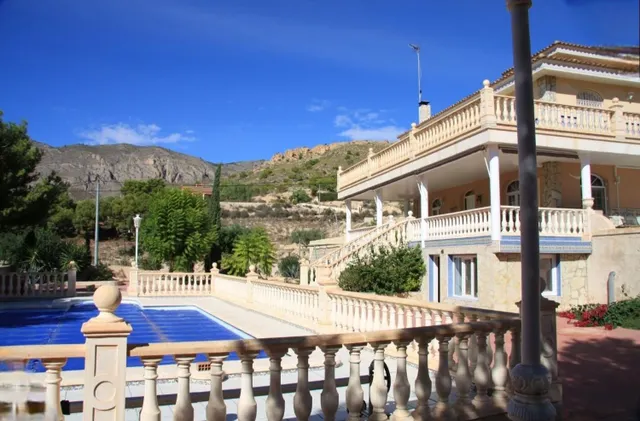 CHALET EN VENTA — 48