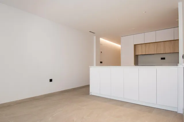 Apartamento totalmente reformado a estrenar frente a la Plaza del Teatro de Torrevieja — 8