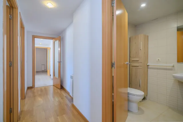 Impecable y céntrico en Manresa: 3 hab, suite y balcón — 33