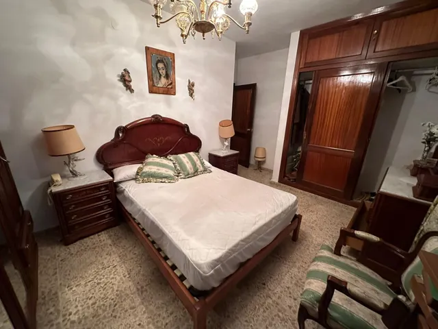 PISO DE 4 DORMITORIOS EN PLAZA DE LOS ALFÉRECES — 16