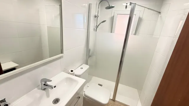 Apartamento con gran terraza y vistas al mar — 17