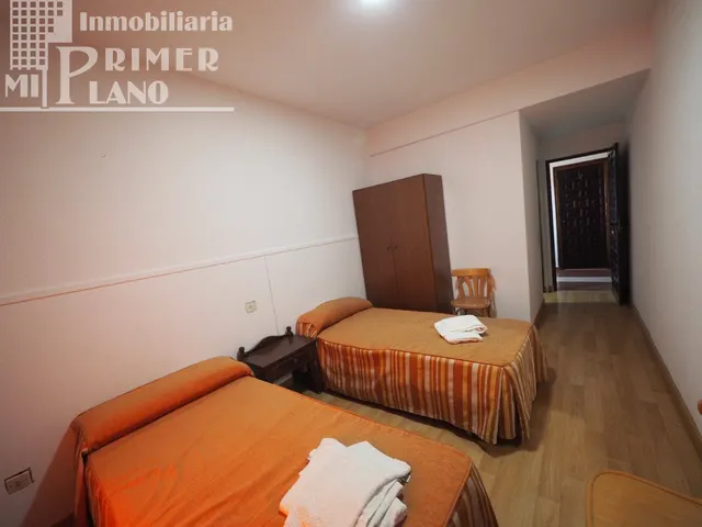 COMPLEJO HOSTELERO EN VENTA, EN LA SOLANA — 36