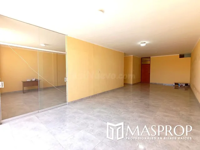 Propiedad en Pocollay: Terreno Extenso y Construcción en Des