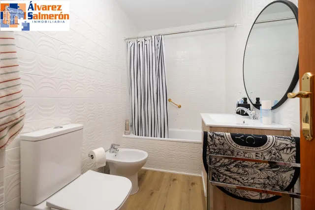 Piso y cochera en venta junto Acera de Darro. — 24