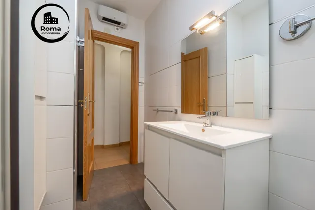 Piso de 87 m2 con 3 dormitorios en Pedro Antonio de Alarcón 27, junto a Recogidas — 17