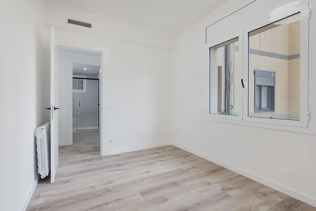 EXCLUSIVO PISO DE 153m2 CON 5 DORMITORIOS — 19