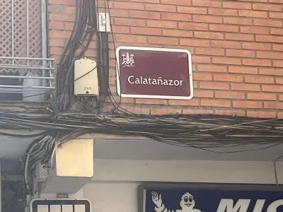 ¿Buscas un local con vado, buena fachada y potencial de rent - foto 2