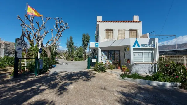 Camping Las Vegas en venta en Adra a 100 metros de la playa - foto 2