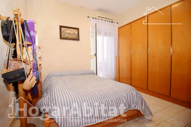 MAGNIFICA CASA CON TERRAZA Y LOCAL COMERCIAL EN EL CENTRO — 23