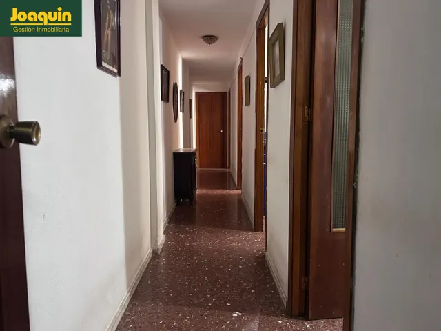 Amplio piso de 123 m2 con terraza y gran potencial en Santa Rosa — 7