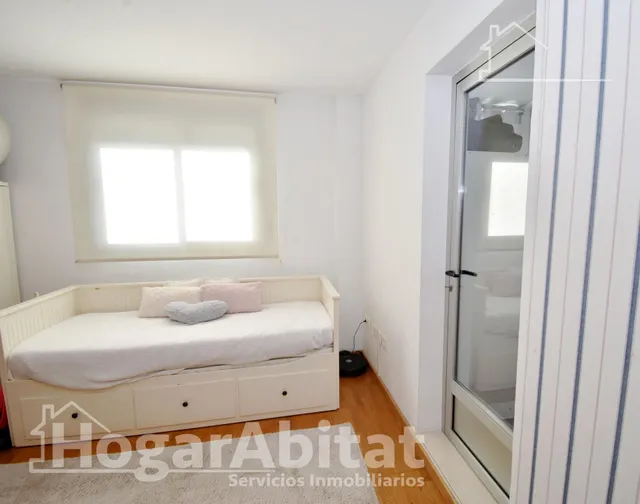 PRECIOSO ADOSADO PAREADO CON PISCINA, 3 TERRAZAS Y BARBACOA  JUNTO AL PUERTO — 32