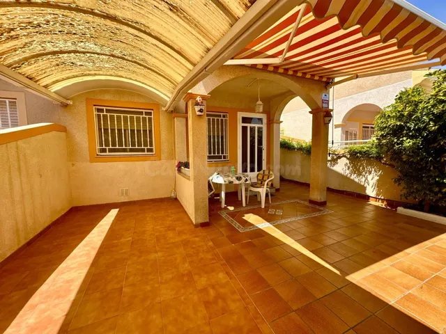 Encantadora vivienda de 3 habitaciones en Urb. La Dorada (Lo - foto 2