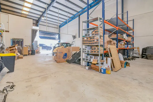 NAVE INDUSTRIAL — 13