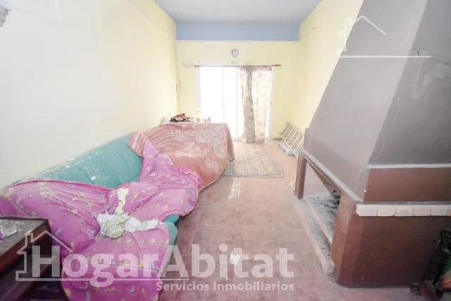 CASA MUY AMPLIA PARA REFORMAR, CON TERRAZA Y TRASTERO - foto 2