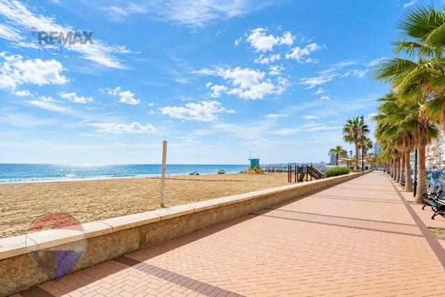 VIVIR FRENTE AL MAR EN FUENGIROLA — 46