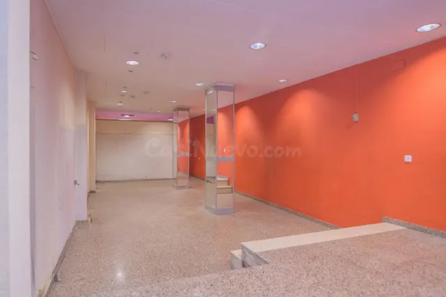 LOCAL COMERCIAL DE SEGONA MÀ EN BON ESTAT EN VENDA A MANRESA