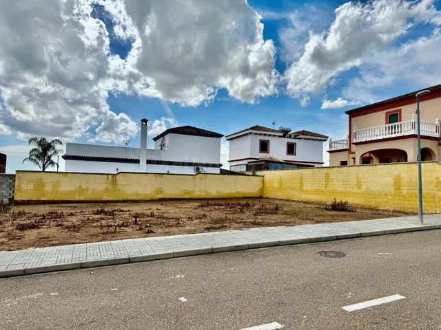 SOLAR URBANO EN CANTILLANA - foto 5