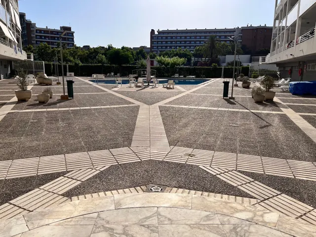 APARTAMENTO DE 2 DORMITORIOS EN PLAZA DE EUROPA. ED. ROYAL. — 17