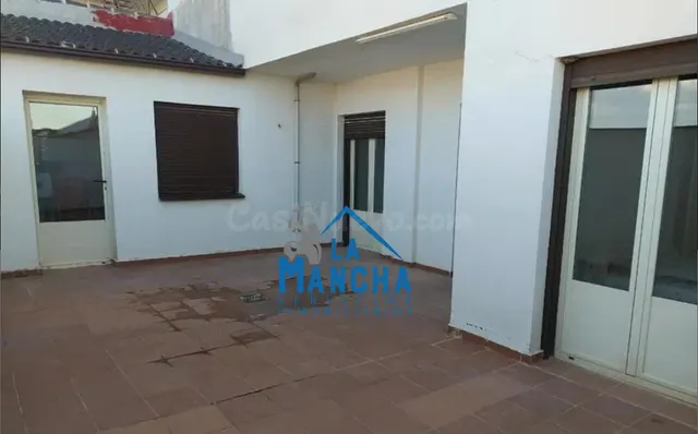 REF:Y066. INMOBILIARIA LA MANCHA VENDE FANTÁSTICO PISO CON P