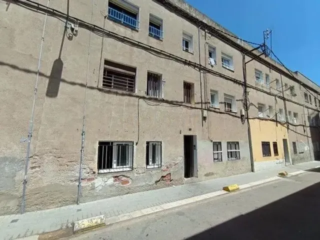 Se vende Piso en Sant Andreu de la Barca (Barcelona). — 2