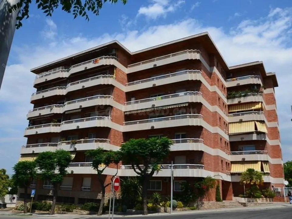 Planta baja con gran terraza